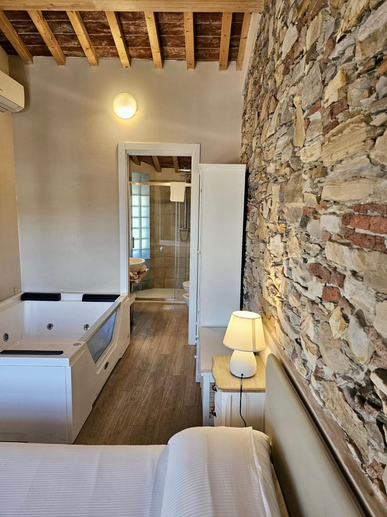 Il Tiglio Jacuzzi&Sauna Lucca Exterior photo